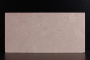 Jasny marmur beżowy z naturalnymi żyłkami i deseniem - Metamar