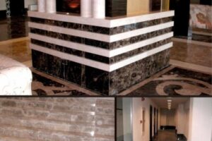 Marmurowa kolumna w paski czarno-białe w holu - Metamar