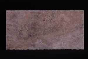 Brązowa cegła z teksturą i uszkodzeniami powierzchni - Metamar