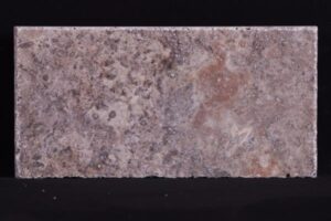 Ceglana płytka z nierówną, porowatą powierzchnią - Metamar